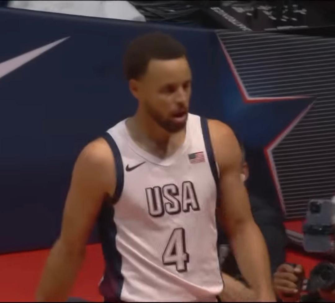Picture: Stephen Curry with Team USA